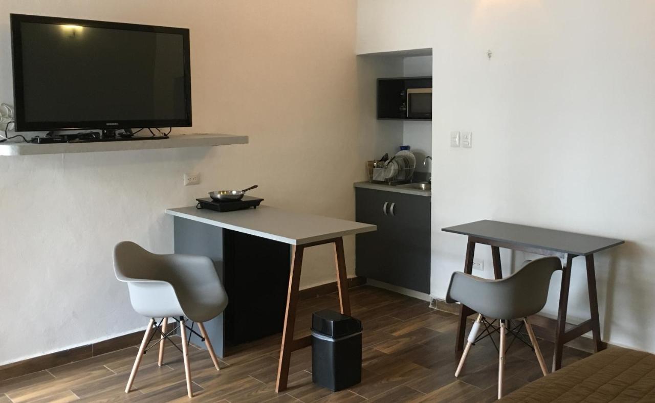 Suites Del Sureste - Merida Bagian luar foto